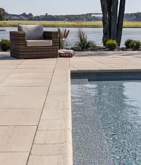 Techo bloc by espacio bordes de piscinas patio trasero losas tapas travertina beige 3
