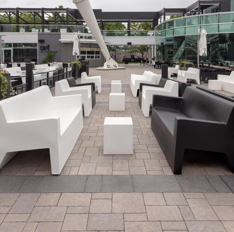 Techo bloc estudio de caso pavimento comercial champlain gris negro grande roue img3