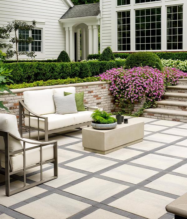 Techo bloc by style patio trasero losas adoquines gris negro tradicional 3
