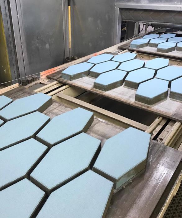 Techo bloc estudio de caso hexa pavimentadora comercial azul imagen personalizada 6