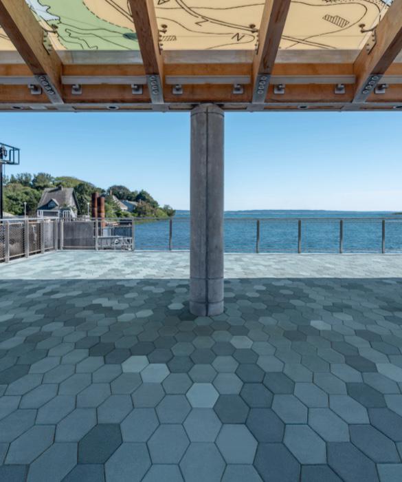 Techo bloc estudio de caso comercial hexa adoquín azul personalizado muelle marthas vineyard imagen 8