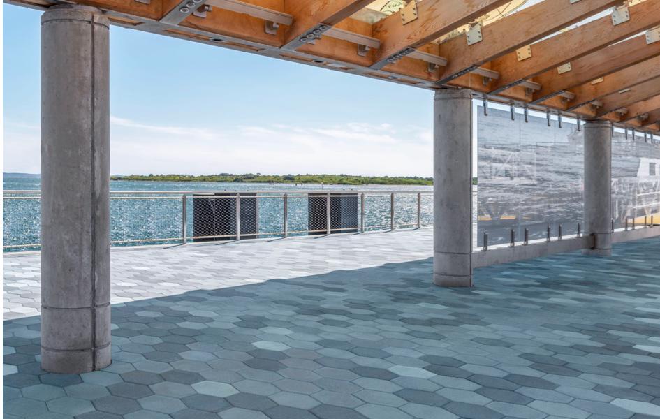 Techo bloc estudio de caso comercial hexa adoquín azul personalizado muelle marthas vineyard imagen 7