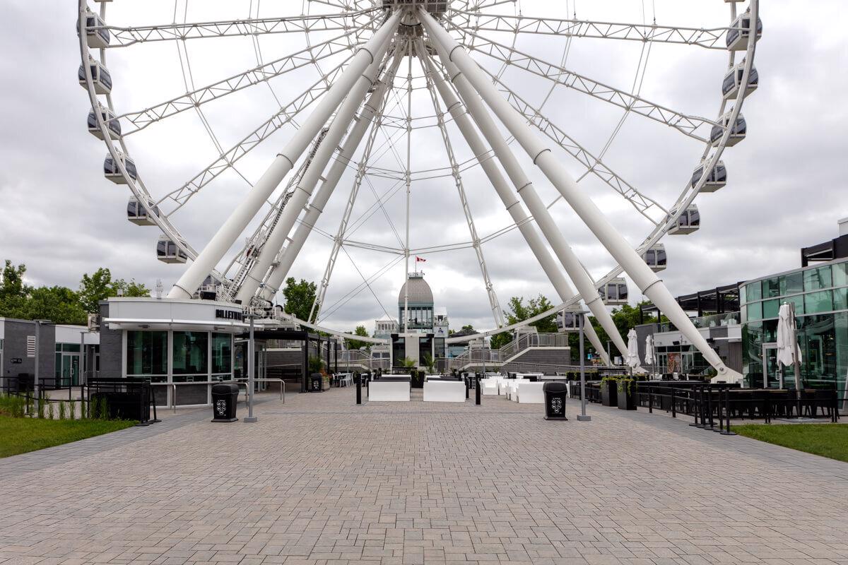 Techo bloc estudio de caso pavimento comercial champlain grey grande roue img1