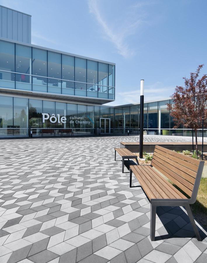 Techo bloc estudio de caso adoquín diamond comercial gris negro chambly página principal img1