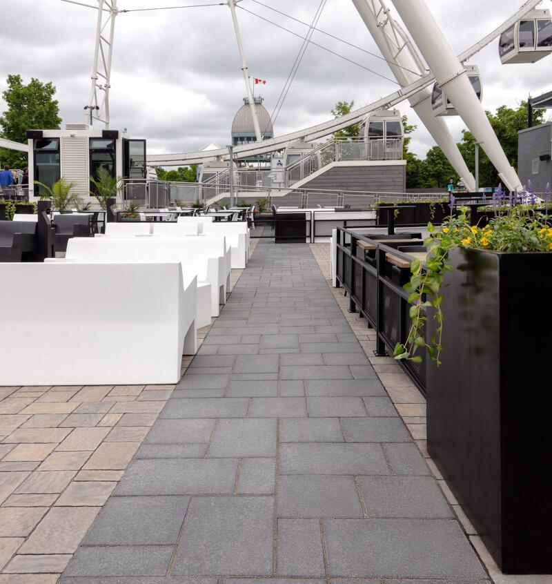 Techo bloc estudio de caso pavimento comercial champlain gris negro grande roue img2
